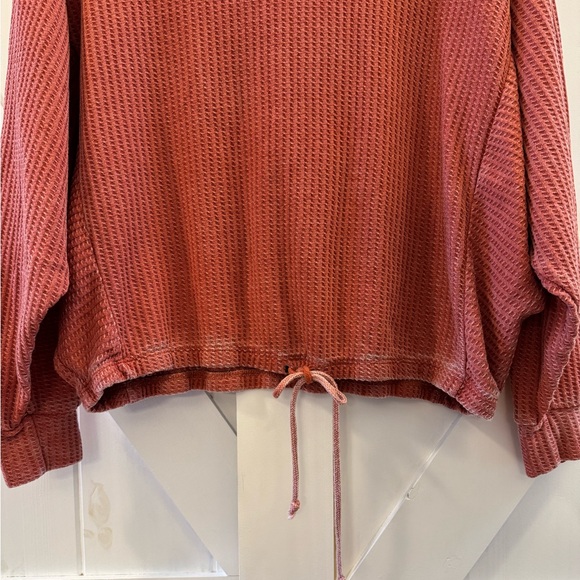 Ransom Collection Oversized Waffle Knit Long Sleeve Top with a Drawstring Waist - Picture 5 of 5